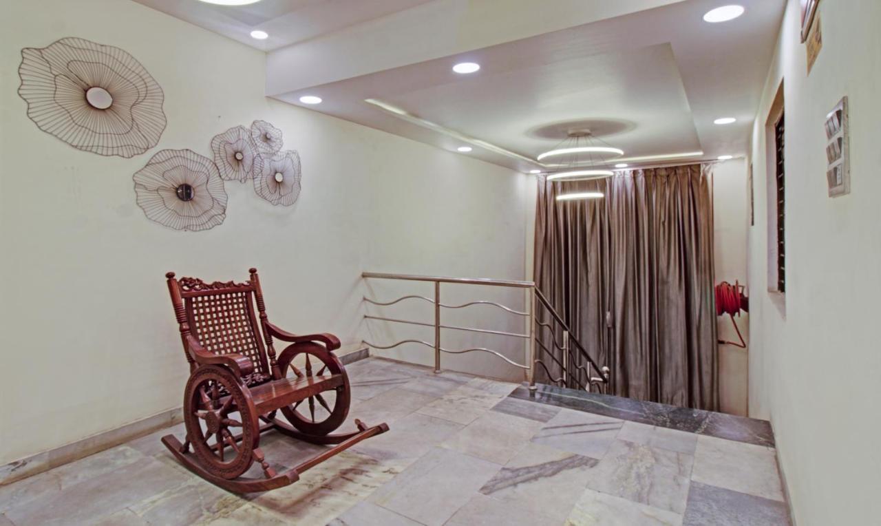 Hotel Treebo The Boss Rāipur Exterior foto